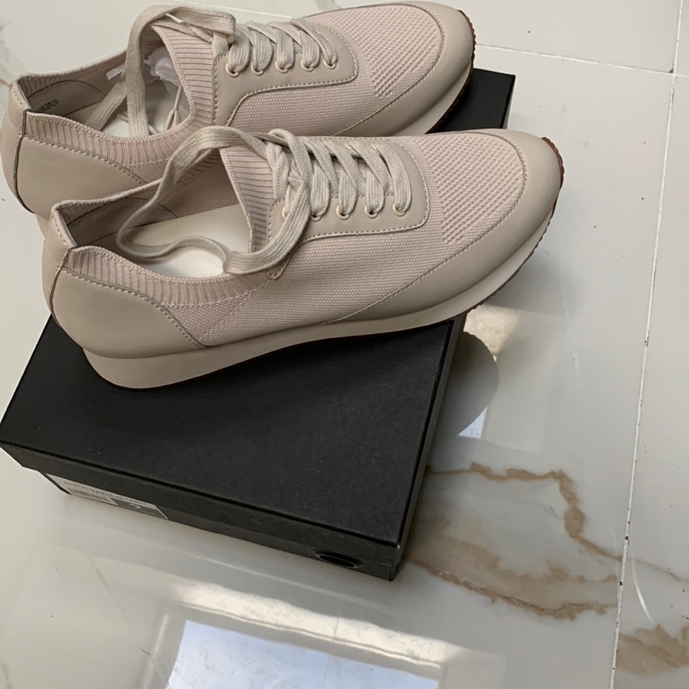 Banana Republic trainer